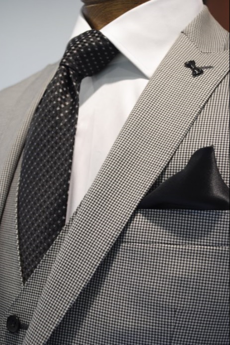 The Executive - Bespoke Gentlemens' Outfitters > Clothing Range > Suits ...